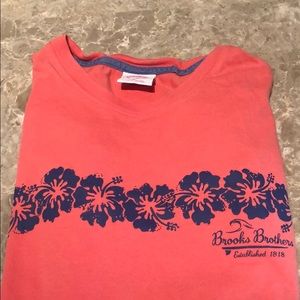 Brooks Brothers Hawaiian graphic tee